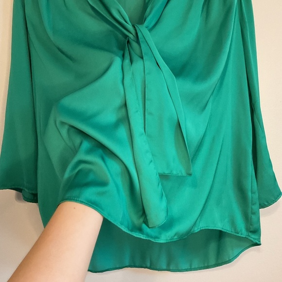 Zara Office Siren Top Asymmetrical‎ Green V Neck 3/4 Sleeves Top - Fits Medium - Picture 3 of 6
